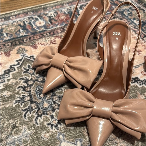 Zara Women's Nude Bow Heels - Picture 6 of 6